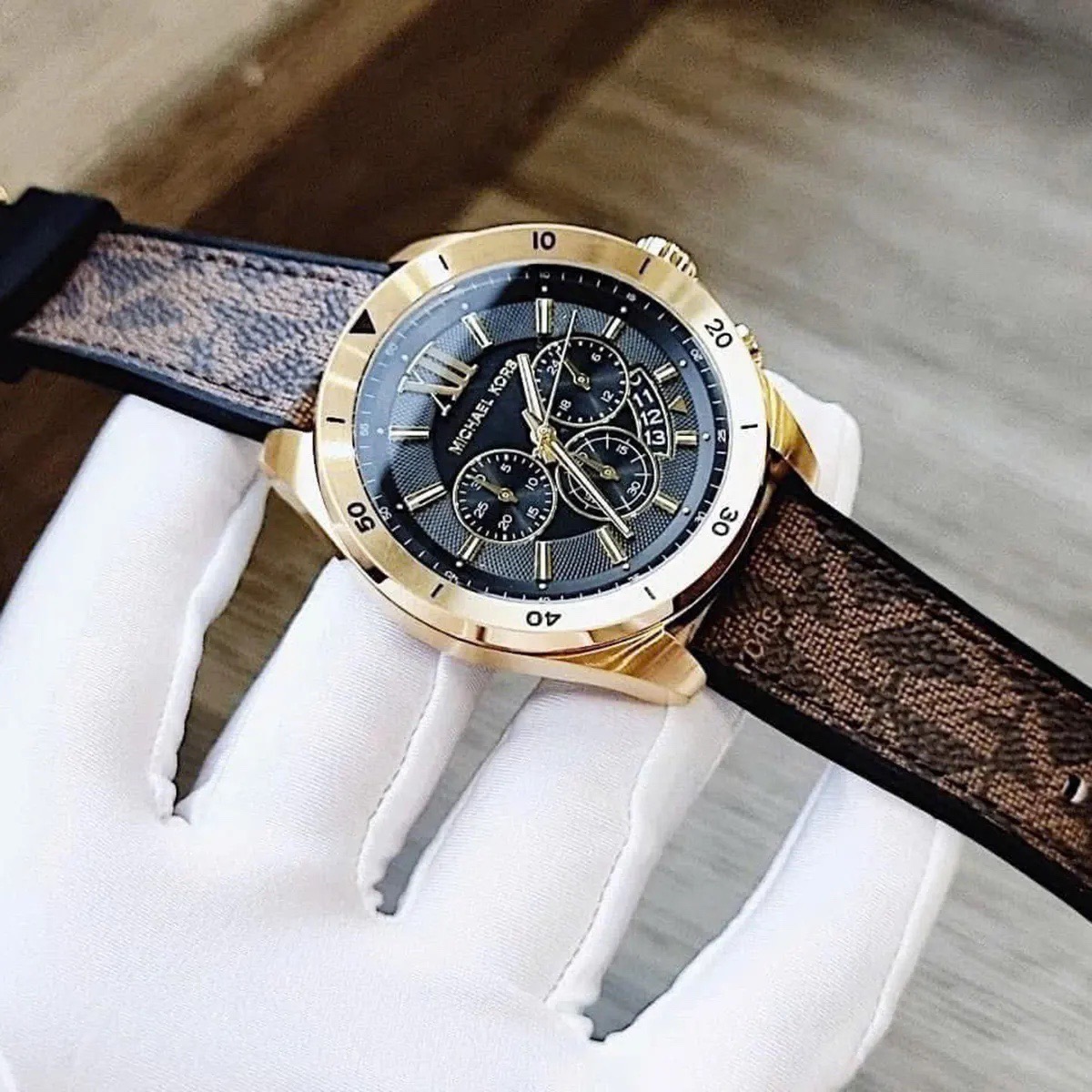 Đồng Hồ Michael Kors Brecken Chronograph |Nam Giới |Vàng Gold |Dây Da Nâu |Máy Pin (Quartz) |Size 45mm |donghogiatot.vn