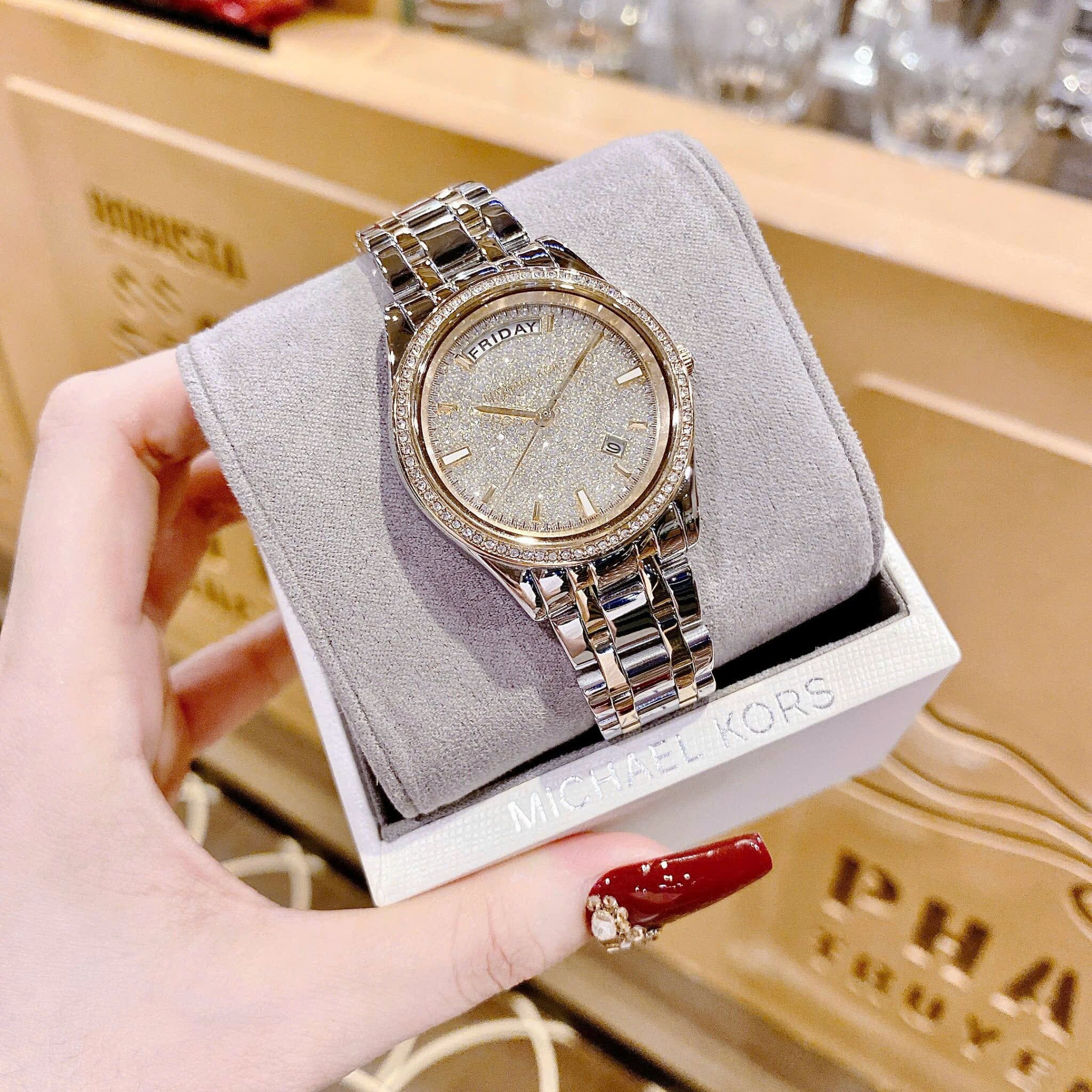 Đồng Hồ Michael Kors Kiley |Nữ Giới |Mặt Full Đá |Dây Kim Loại Demi Vàng |Máy Pin (Quartz) |Size 34mm |donghogiatot.vn