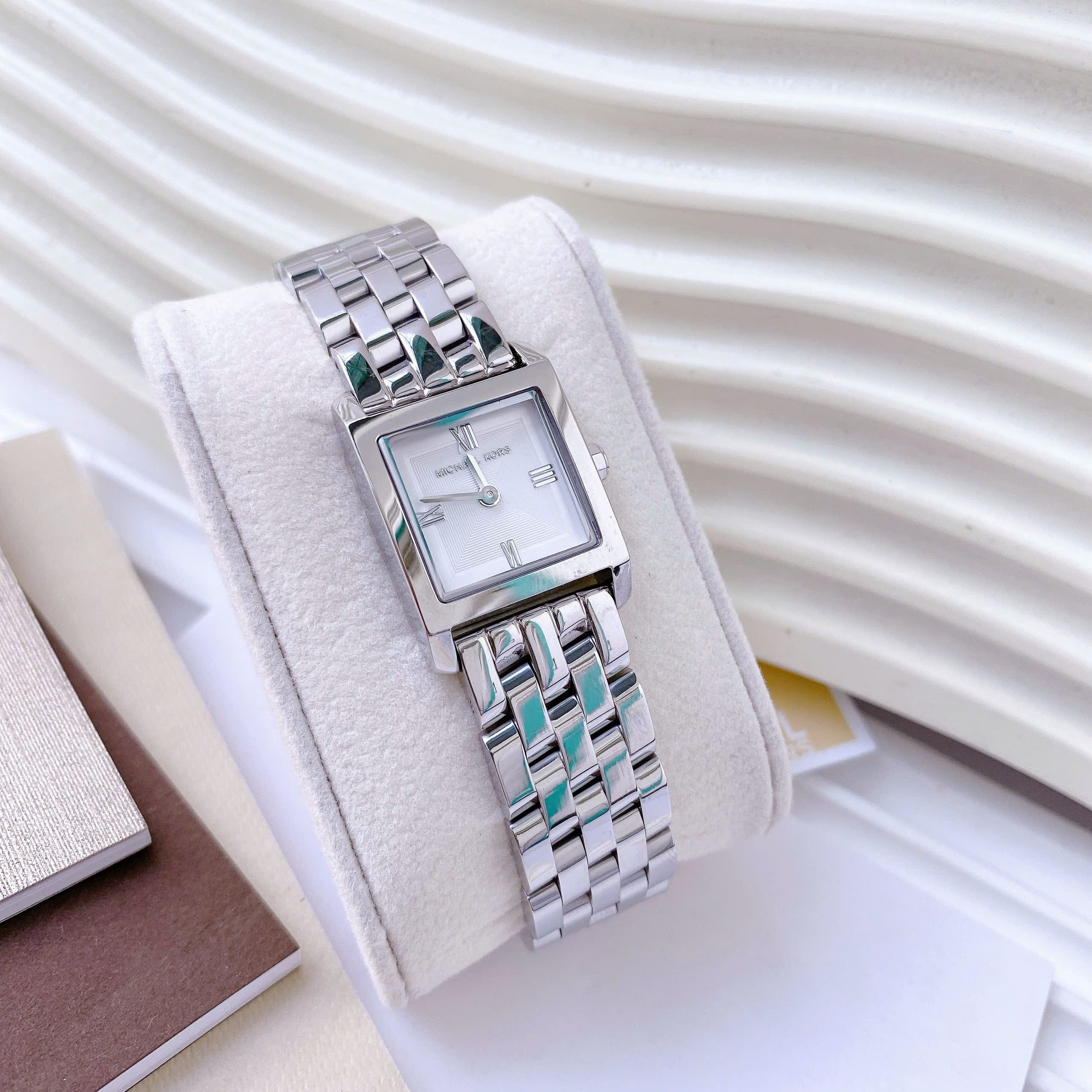 Đồng Hồ Micheal Kors Micro-Georgie |Nữ Giới |Mặt Vuông Trắng |Dây Kim Loại Silver |Máy Pin (Quartz) |Size 20mm |donghogiatot.vn