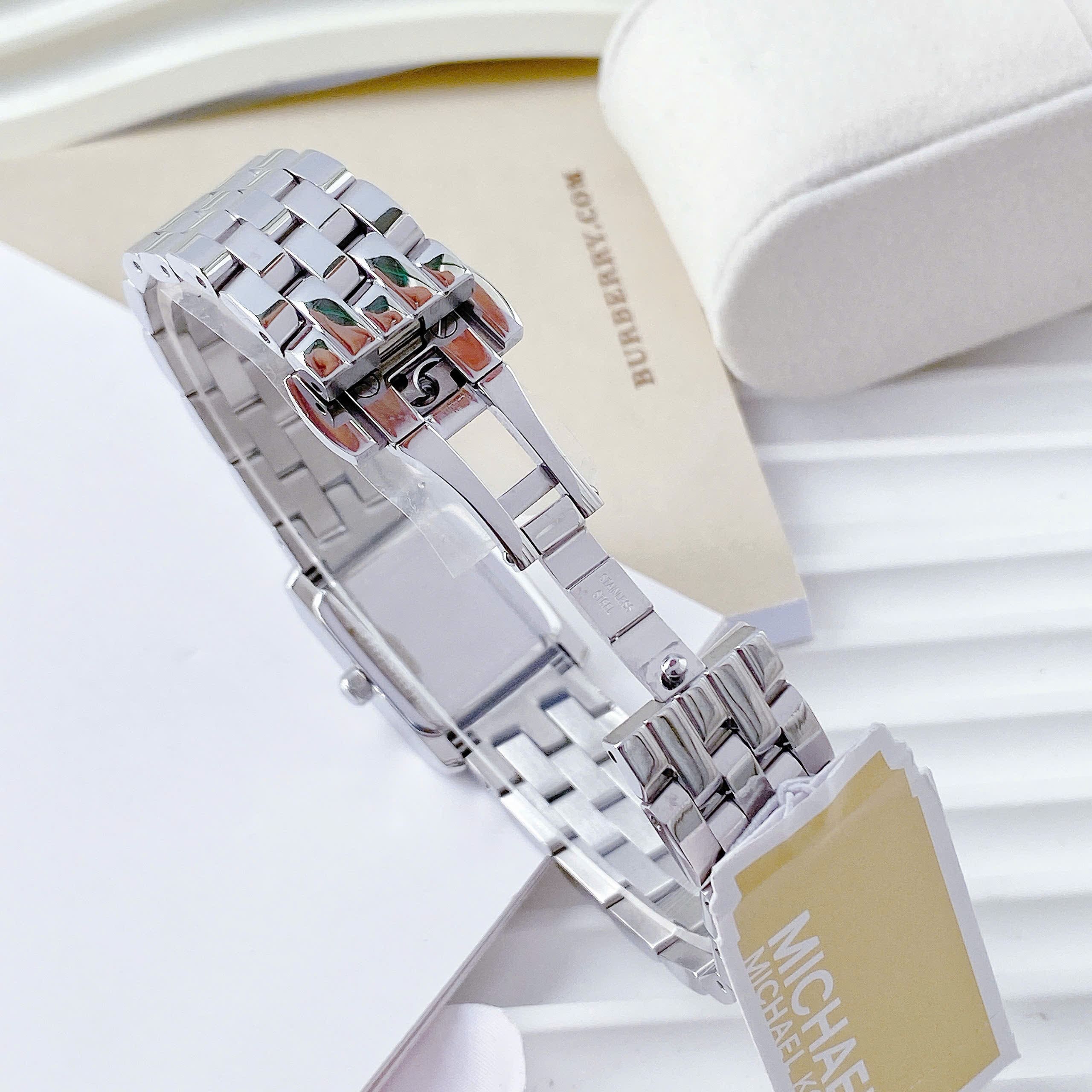 Đồng Hồ Micheal Kors Micro-Georgie |Nữ Giới |Mặt Vuông Trắng |Dây Kim Loại Silver |Máy Pin (Quartz) |Size 20mm |donghogiatot.vn