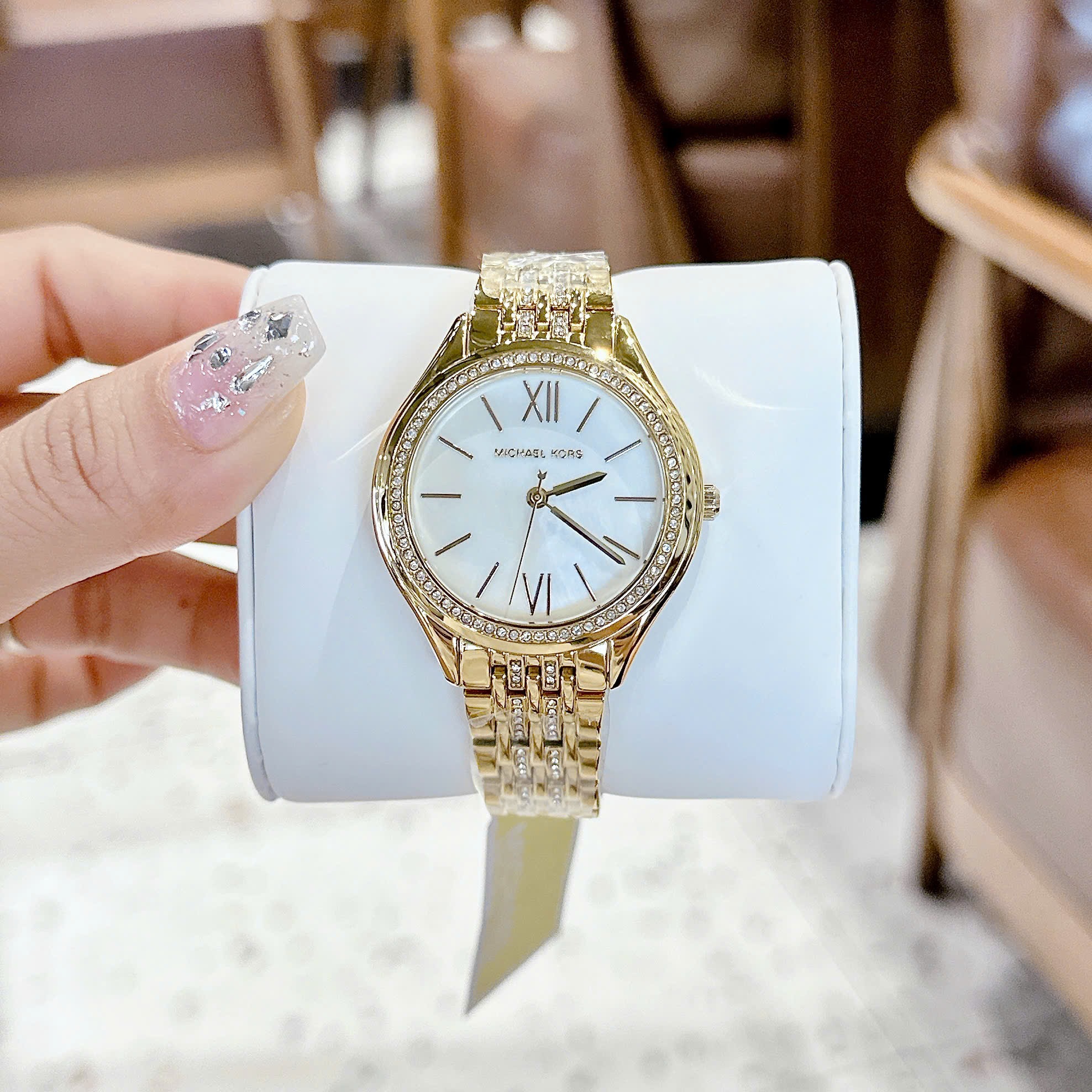 Đồng Hồ Micheal Kors Mindy |Nữ Giới |Mặt Đính Đá |Dây Kim Loại Vàng Gold |Máy Pin (Quartz) |Size 36mm |donghogiatot.vn