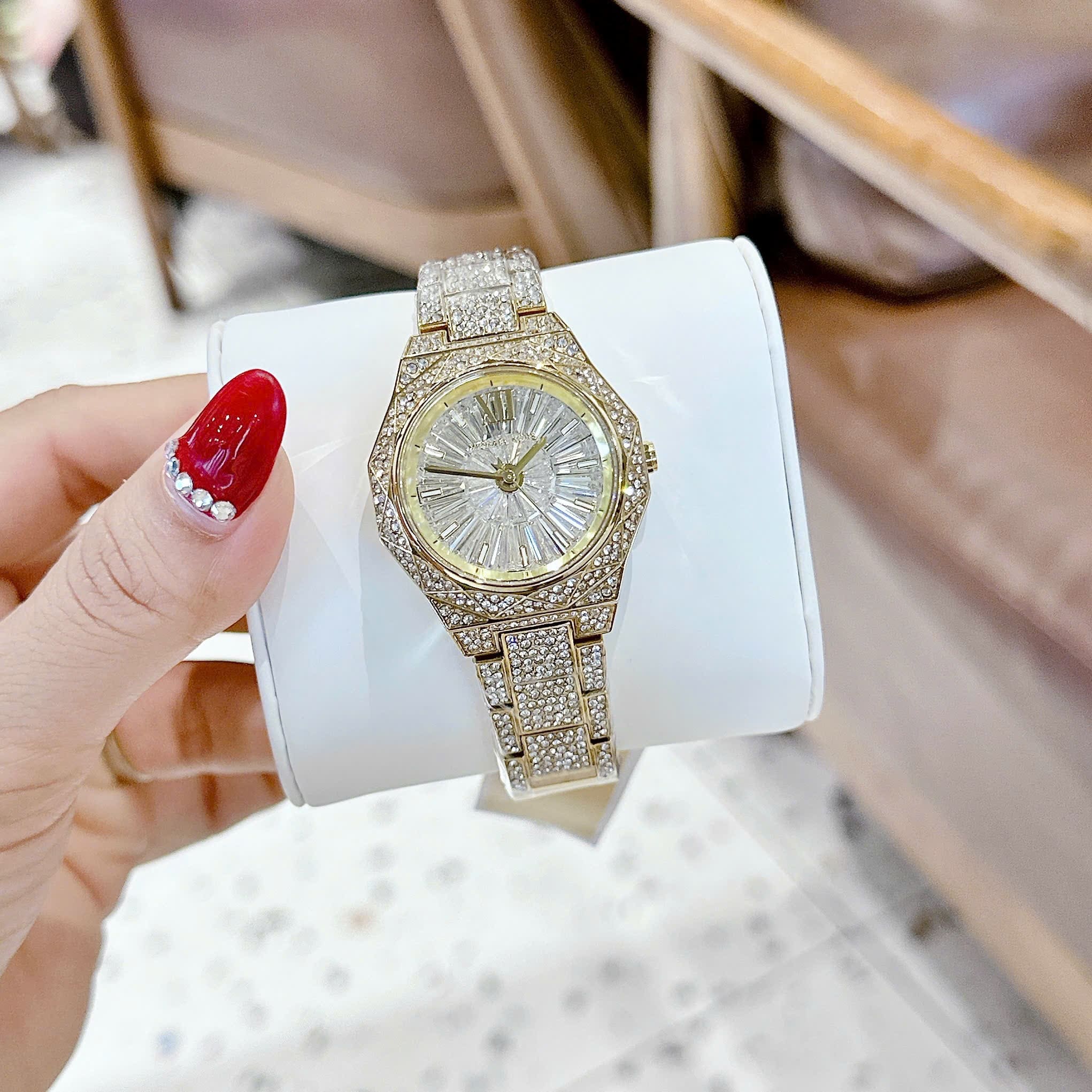 Đồng Hồ Micheal Kors Mini-Raquel |Nữ Giới |Mặt Full Đá |Dây Kim Loại Vàng Gold |Máy Pin (Quartz) |Size 32mm |donghogiatot.vn