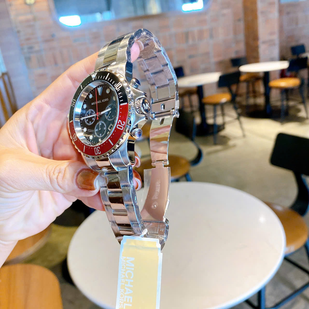 Đồng Hồ Micheal Kors Oversized Everest |Nam Giới |Benzel Đỏ Xoay |Dây Kim Loại |Máy Pin (Quartz) |Size 43mm |donghogiatot.vn