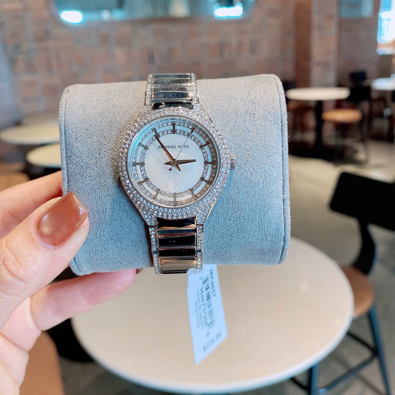Đồng Hồ Micheal Kors Sylvia |Nữ Giới |Mặt Xà Cừ |Đính Đá |Dây Kim Loại Silver |Máy Pin (Quartz) |Size 33mm |donghogiatot.vn