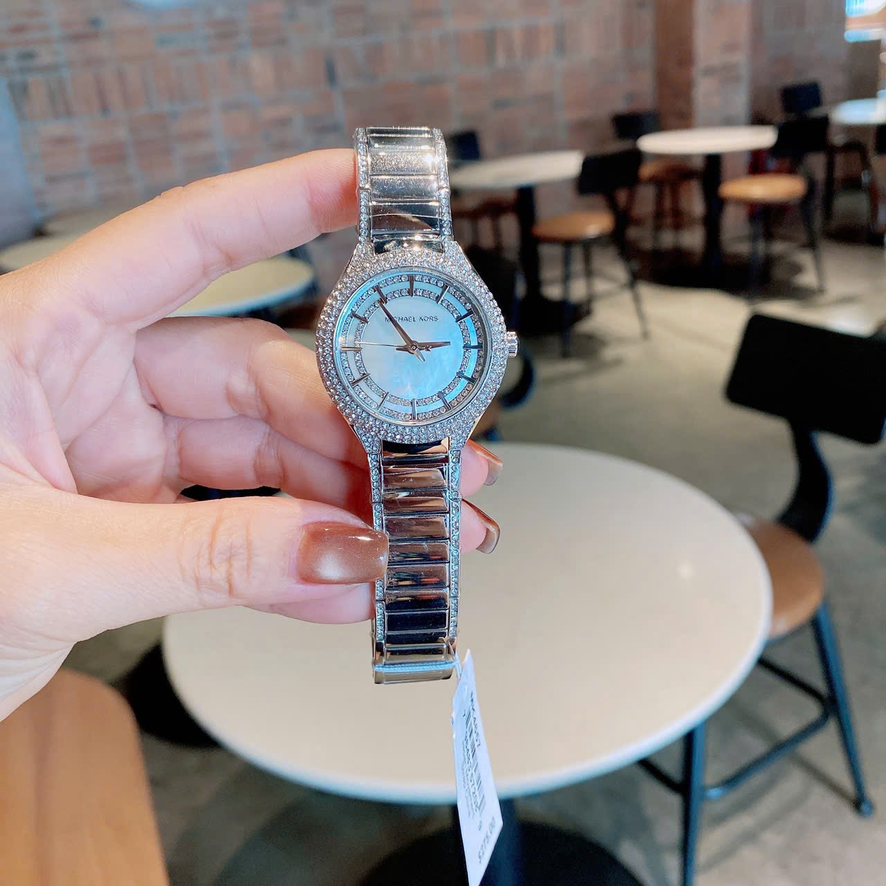 Đồng Hồ Micheal Kors Sylvia |Nữ Giới |Mặt Xà Cừ |Đính Đá |Dây Kim Loại Silver |Máy Pin (Quartz) |Size 33mm |donghogiatot.vn