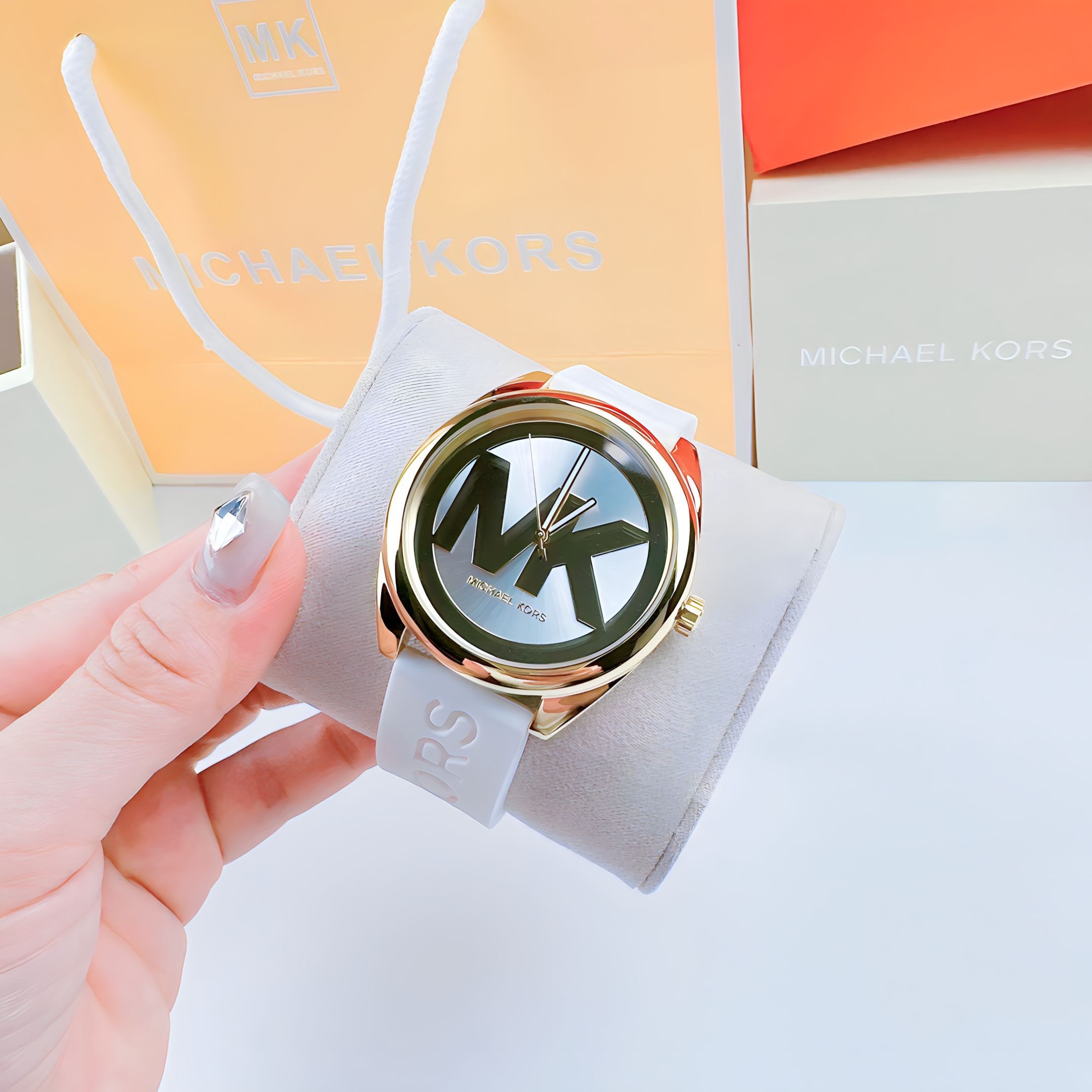 Đồng Hồ Michael Kors Janelle |Nữ Giới |Vàng Gold |Dây Silicone Trắng |Máy Pin (Quartz) |Size 40mm |donghogiatot.vn