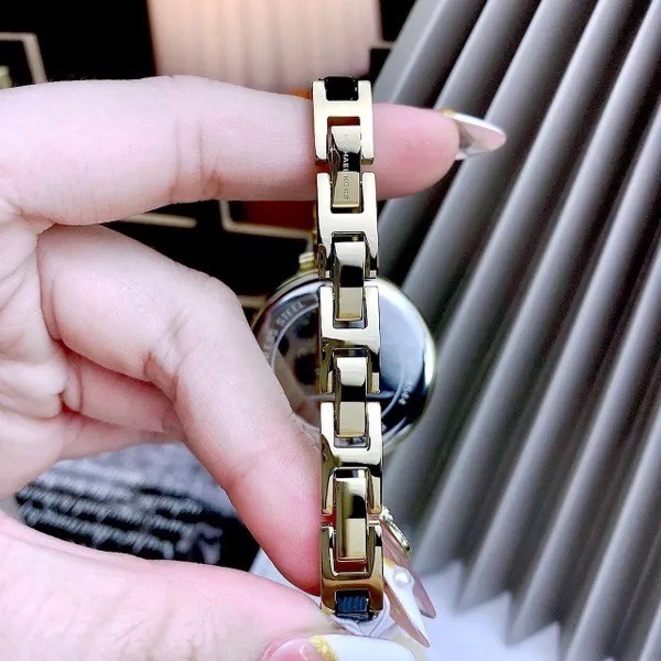 Đồng Hồ Michael Kors Jaryn |Nữ Giới |Vàng Gold |Lắc Tay Đen |Máy Pin (Quartz) |Size 36mm |donghogiatot.vn