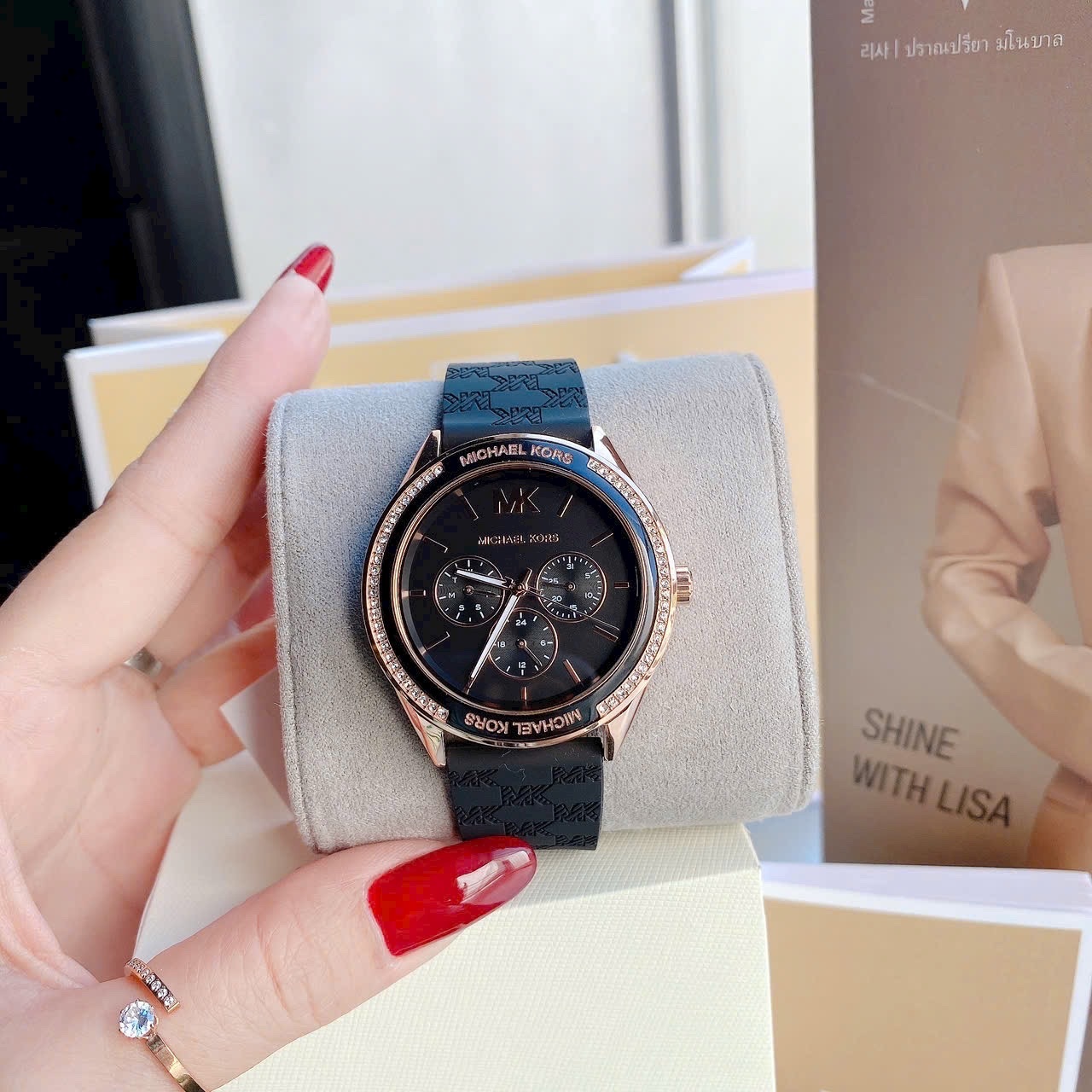 Đồng Hồ Michael Kors Jessa |Nữ Giới |Chronograph |Dây Silicone Đen |Máy Pin (Quartz) |Size 40mm |donghogiatot.vn