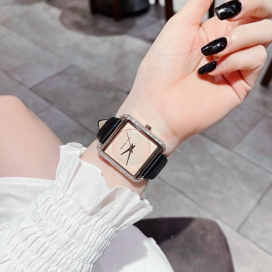 Đồng Hồ Michael Kors Lake |Nữ Giới |Mặt Chữ Nhật |Rose Gold |Dây Da Đen |Máy Pin (Quartz) |Size 32x39mm |donghogiatot.vn