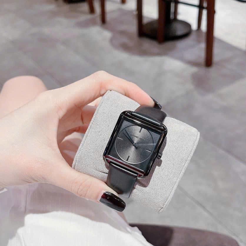 Đồng Hồ Michael Kors Lake |Nữ Giới |Mặt Vuông Đen |Dây Da |Máy Pin (Quartz) |Size 33mm |donghogiatot.vn