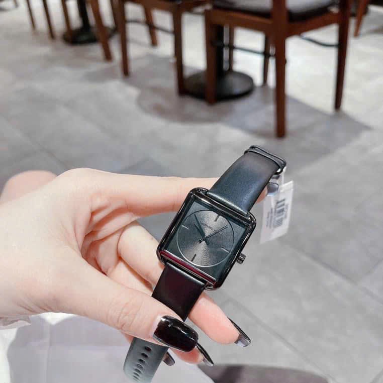 Đồng Hồ Michael Kors Lake |Nữ Giới |Mặt Vuông Đen |Dây Da |Máy Pin (Quartz) |Size 33mm |donghogiatot.vn
