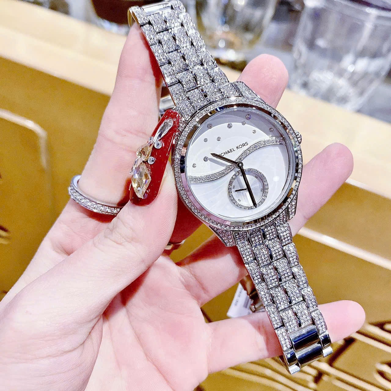 Đồng Hồ Michael Kors Lauryn |Nữ Giới |Mặt Trắng Silver |Dây Kim Loại Đính Đá |Máy Pin (Quartz) |Size 38mm |donghogiatot.vn