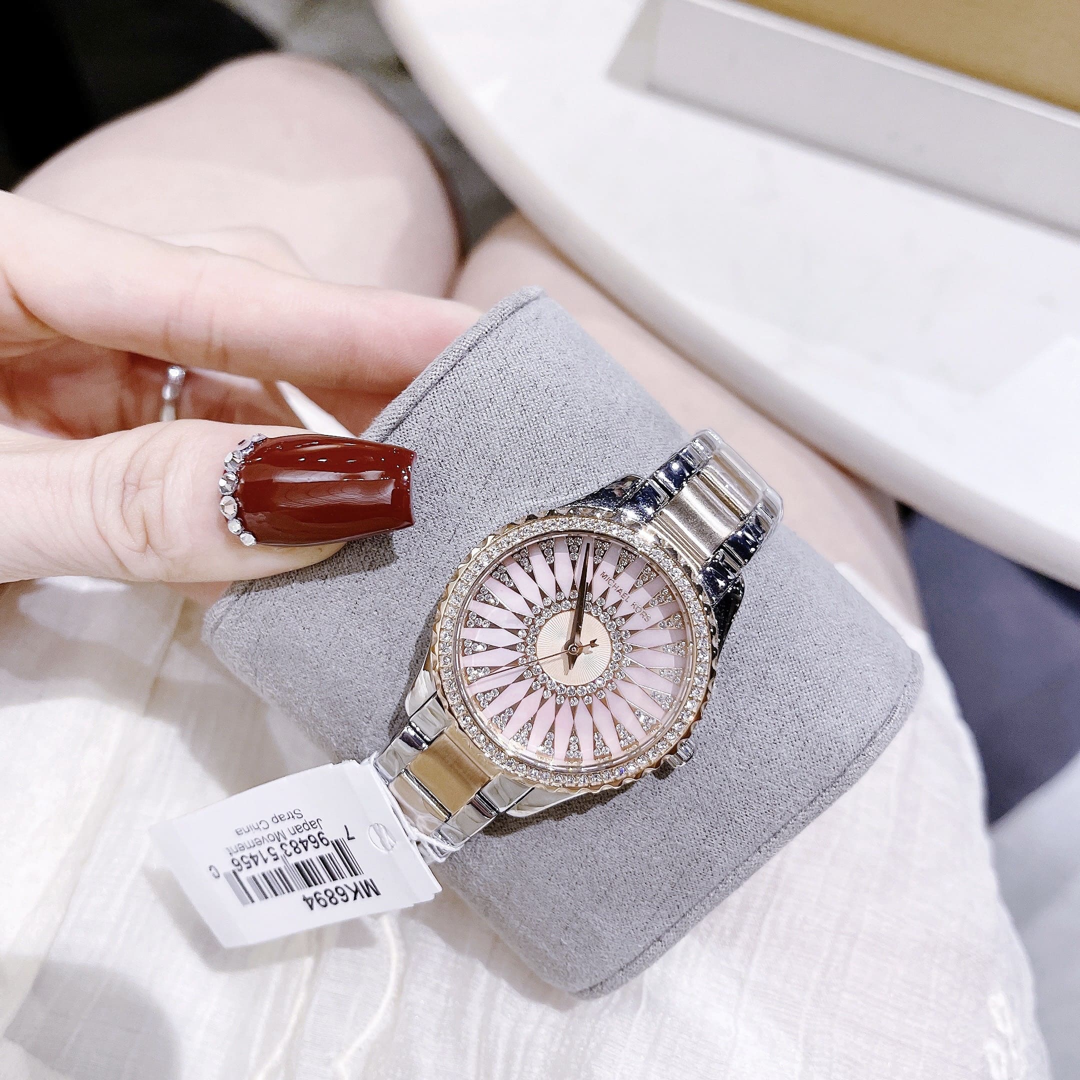 Đồng Hồ Michael Kors Layton |Nữ Giới |Demi Rose |Mặt Hồng |Dây Kim Loại |Máy Pin (Quartz) |Size 33mm |donnghogiatot.vn