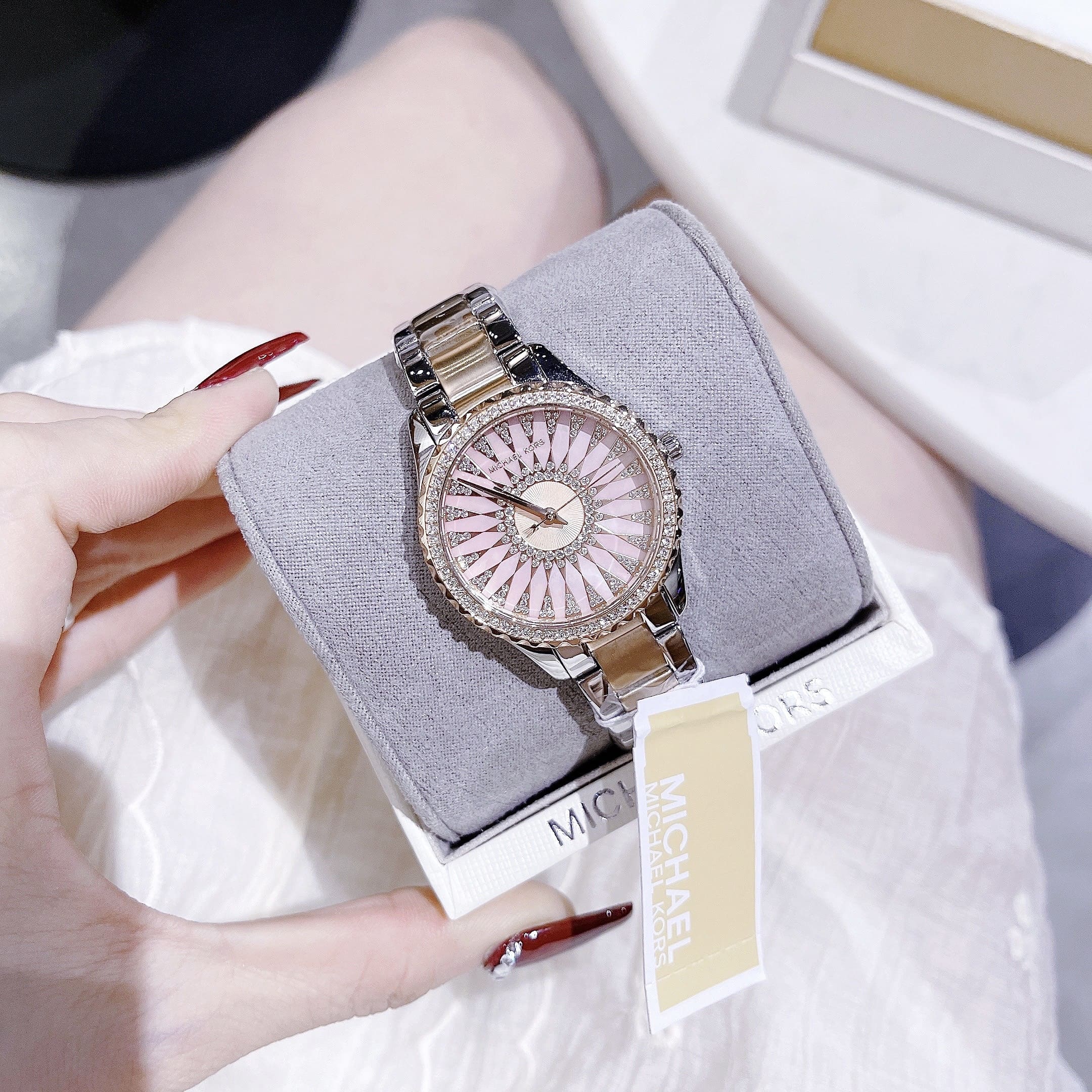 Đồng Hồ Michael Kors Layton |Nữ Giới |Demi Rose |Mặt Hồng |Dây Kim Loại |Máy Pin (Quartz) |Size 33mm |donnghogiatot.vn