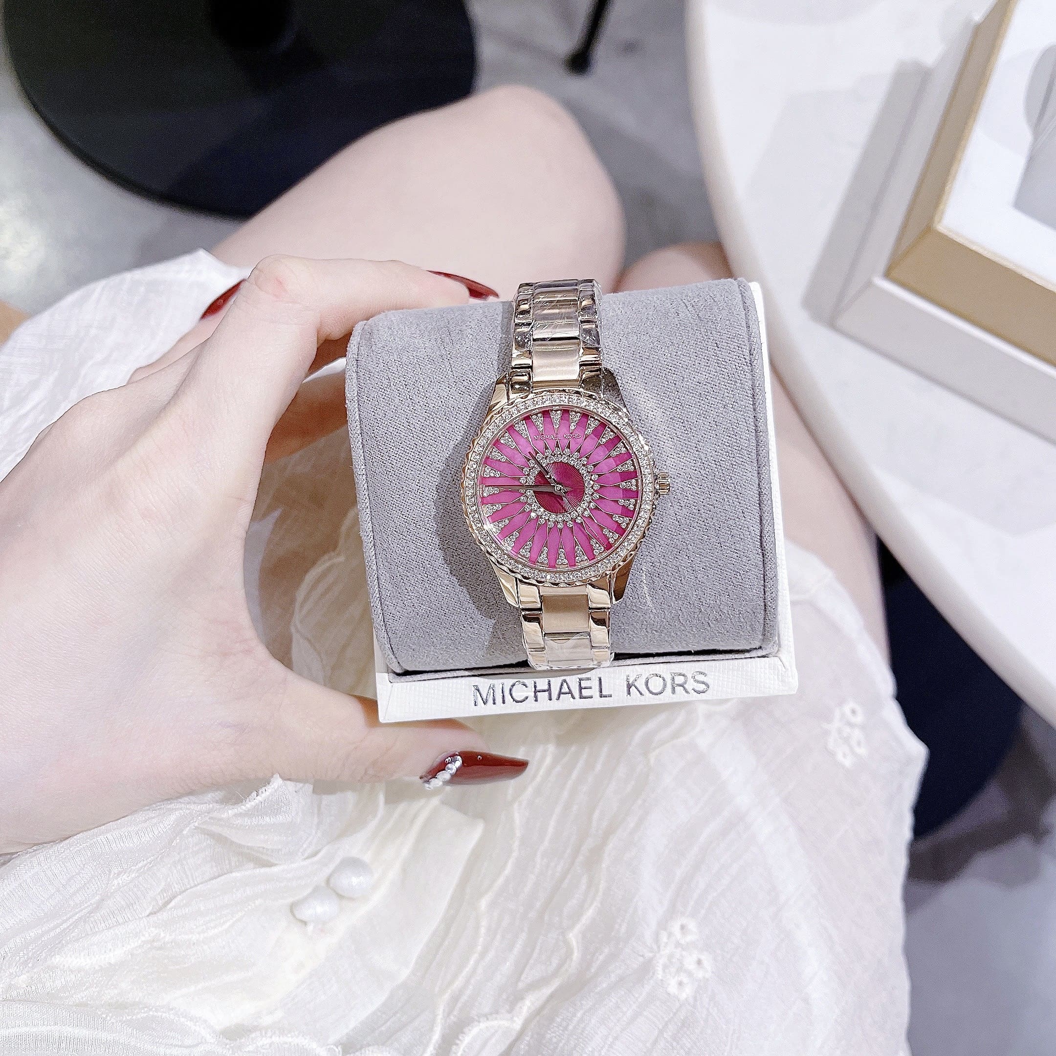 Đồng Hồ Michael Kors Layton |Nữ Giới |Rose Gold |Mặt Tím |Dây Kim Loại |Máy Pin (Quartz) |Size 33mm |donghogiatot.vn