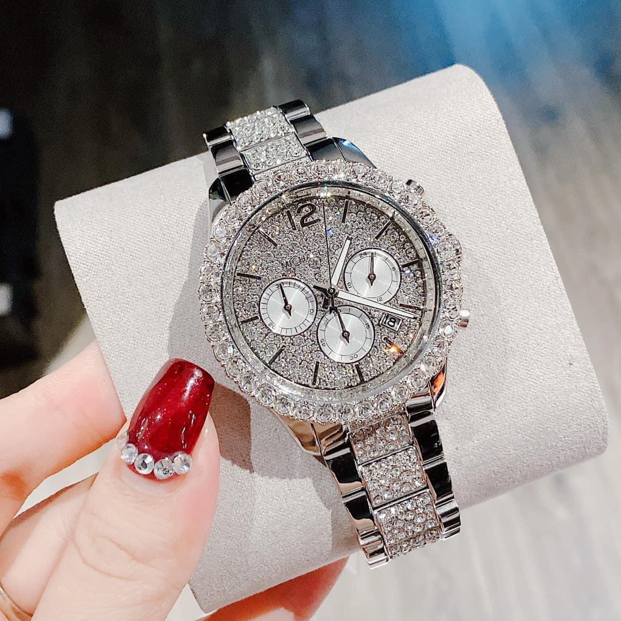Đồng Hồ Michael Kors Layton |Nữ Giới |Silver |Full Đá |Dây Kim Loại |Máy Pin (Quartz) |Size 42mm |donghogiatot.vn