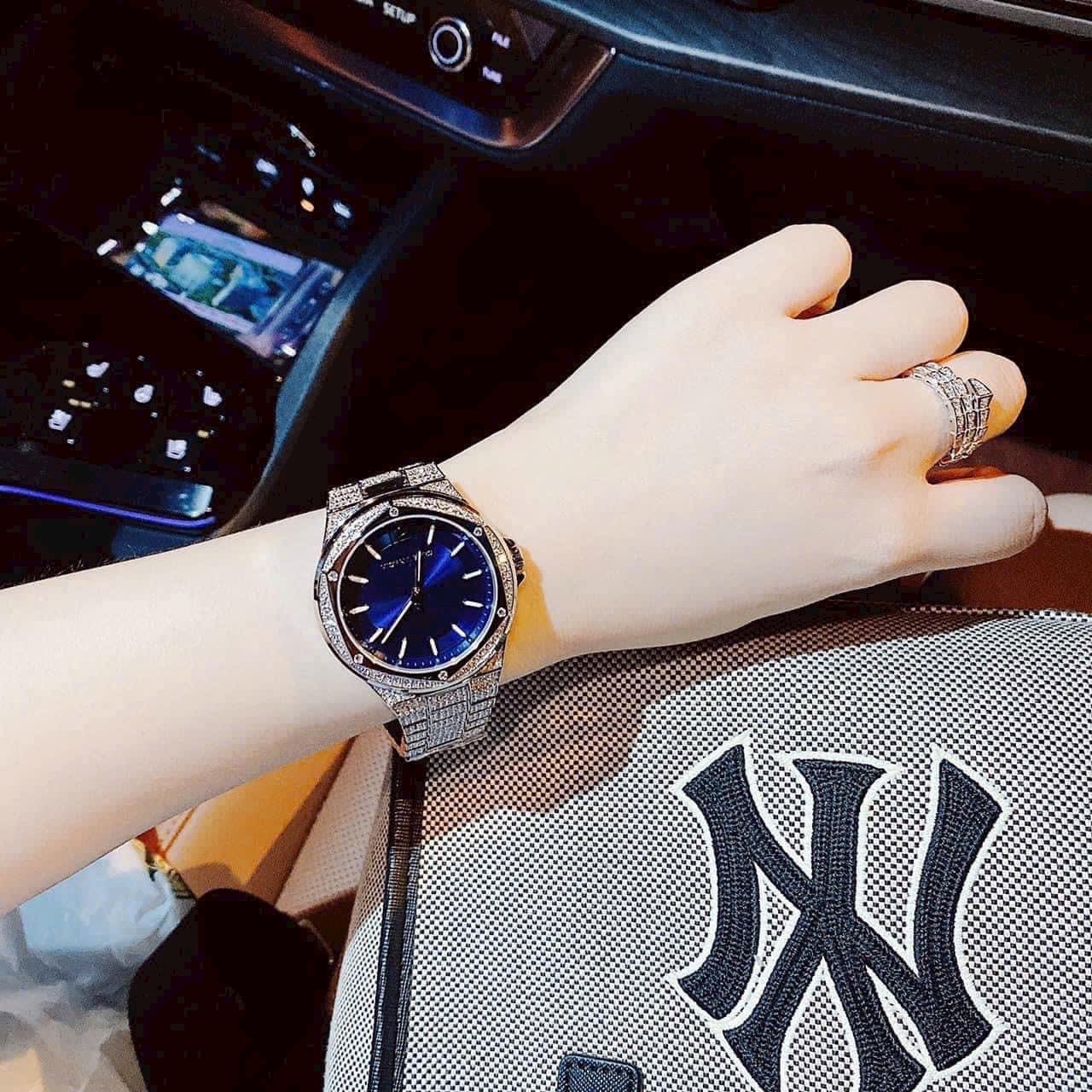 Đồng Hồ Michael Kors Lennox |Unisex |Mặt Xanh Dương |Dây Kim Loại Full Đá |Máy Pin (Quartz) |Size 43mm |donghogiatot.vn