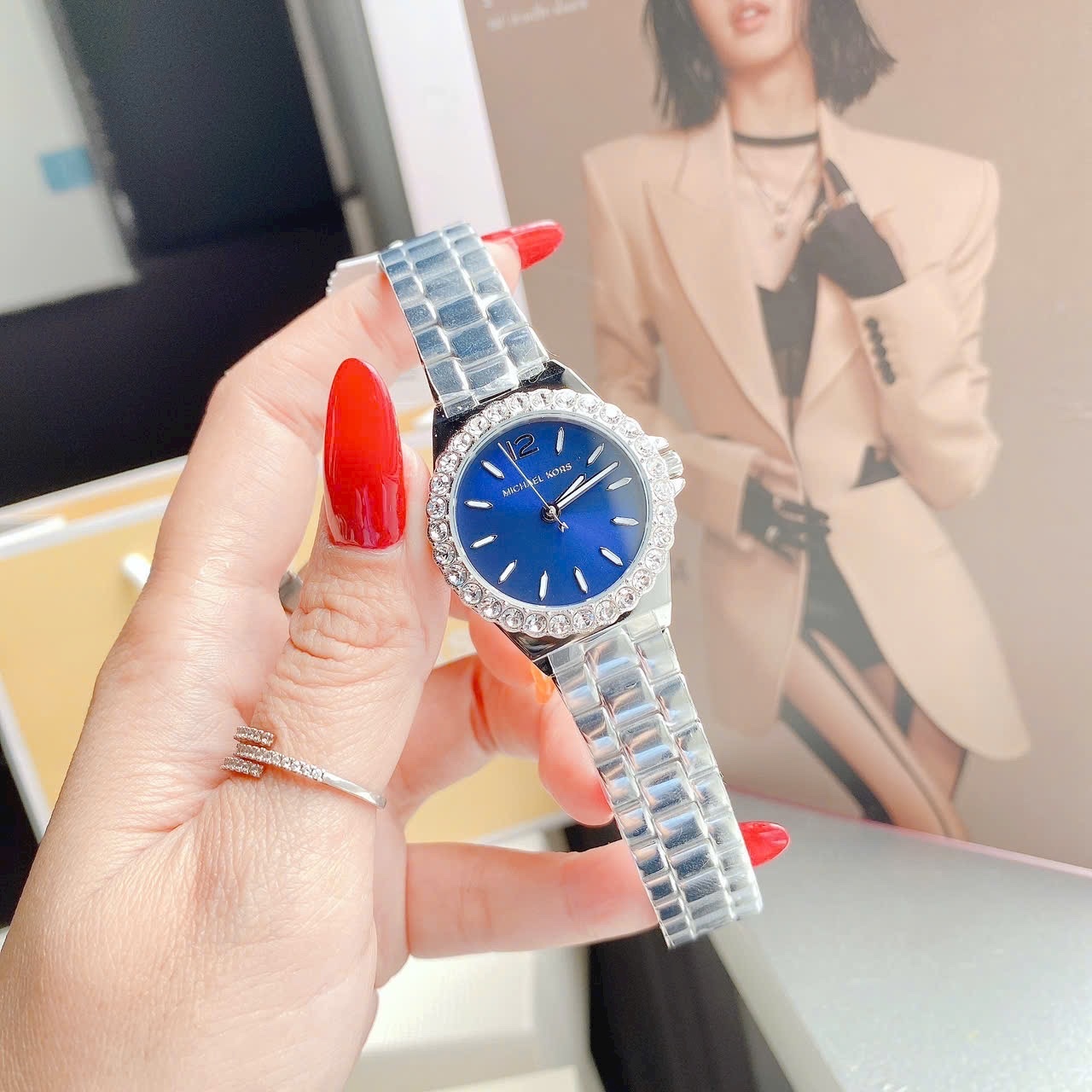 Đồng Hồ Michael Kors Lenox |Nữ Giới |Silver |Mặt Xanh Dương |Dây Kim Loại |Máy Pin (Quartz) |Size 30mm |donghogiatot.vn