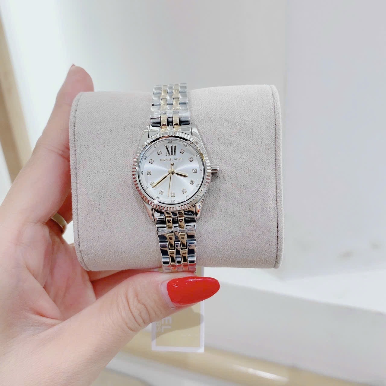 Đồng Hồ Michael Kors Lexington |Nữ Giới |Mặt Tròn Trắng |Dây Kim Loại |Máy Pin (Quartz) |Size 26mm |donghogiatot.vn