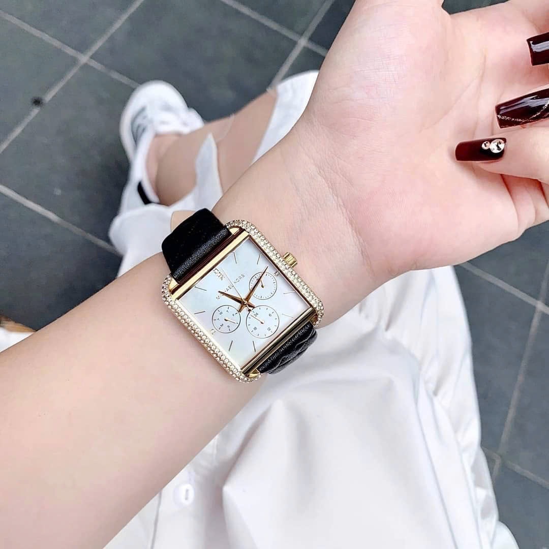 Đồng Hồ Michael Kors Mặt Vuông Đính Đá |Nữ Giới |Chronograph |Dây Da Đen |Máy Pin (Quartz) |Size 32x32mm |donghogiatot.vn