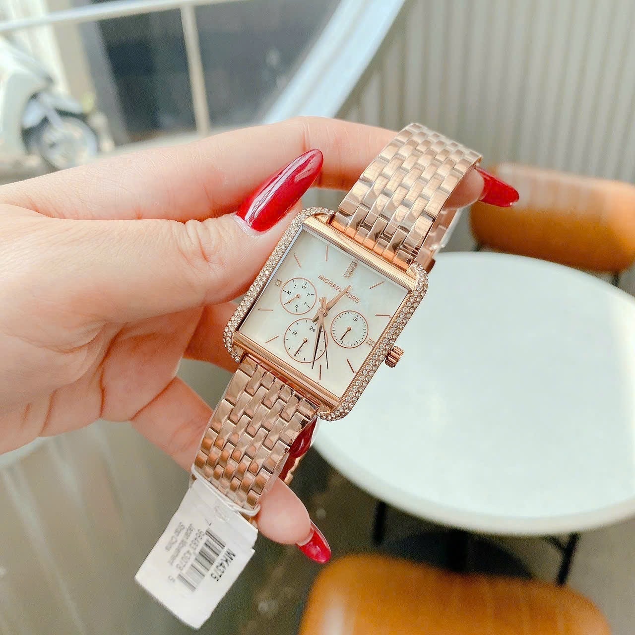 Đồng Hồ Michael Kors Mặt Vuông |Nữ Giới |Đính Đá |Dây Kim Loại Rose Gold |Máy Pin (Quartz) |Size 39mm |donghogiatot.vn
