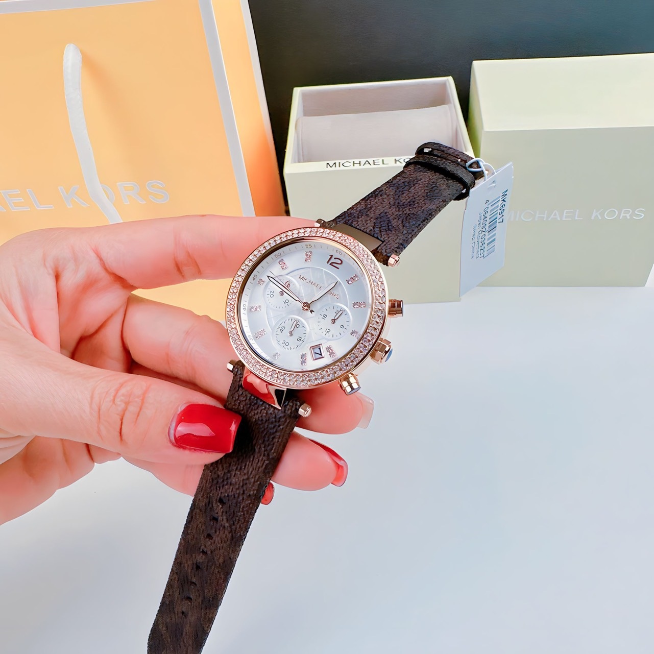 Đồng Hồ Michael Kors Parker Chronograph |Nữ Giới |Rose Gold |Dây Da Nâu |Máy Pin (Quartz) |Size 39mm |donghogiatot.vn