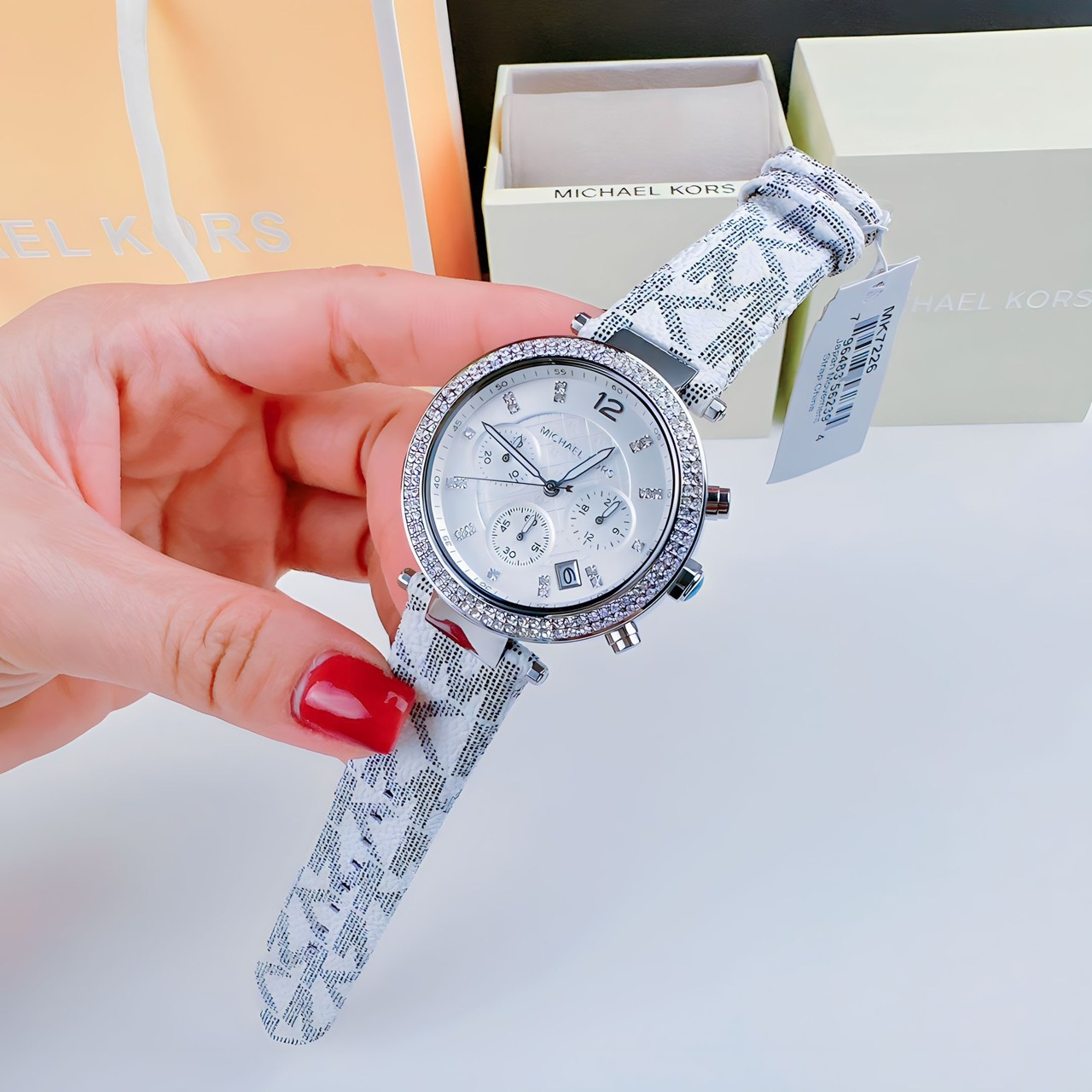 Đồng Hồ Michael Kors Parker Chronograph |Nữ Giới |Silver |Dây Da Trắng |Máy Pin (Quartz) |Size 39mm |donghogiatot.vn