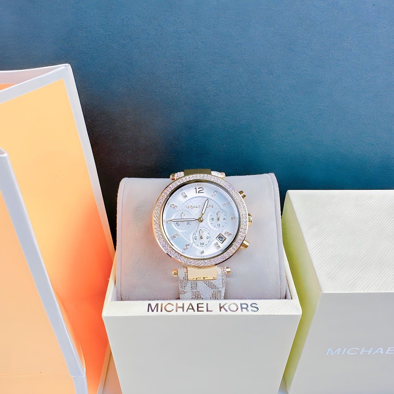 Đồng Hồ Michael Kors Parker Chronograph |Nữ Giới |Vàng Gold |Dây Da Trắng |Máy Pin (Quartz) |Size 39mm |donghogiatot.vn