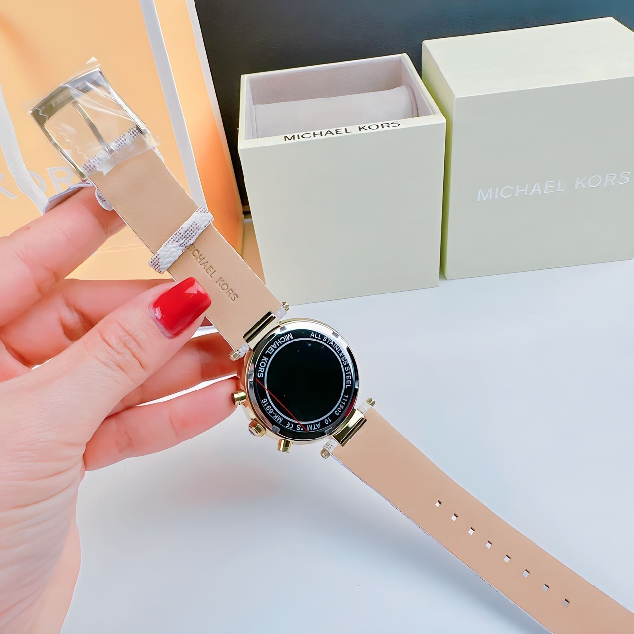 Đồng Hồ Michael Kors Parker Chronograph |Nữ Giới |Vàng Gold |Dây Da Trắng |Máy Pin (Quartz) |Size 39mm |donghogiatot.vn