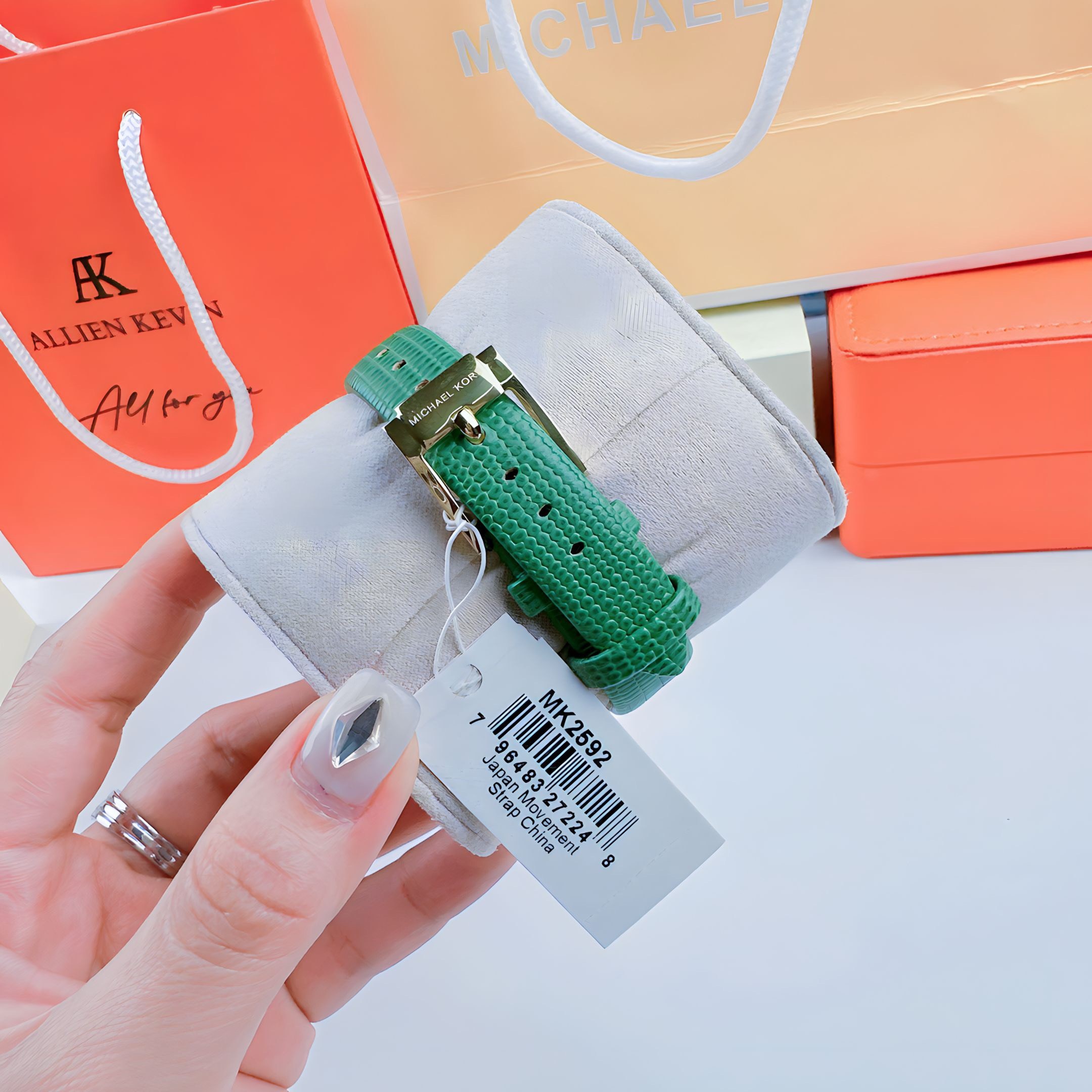 Đồng Hồ Michael Kors Parker Mini |Nữ Giới |Đính Đá |Dây Da Xanh Lá |Máy Pin (Quartz) |Size 33mm |donghogiatot.vn