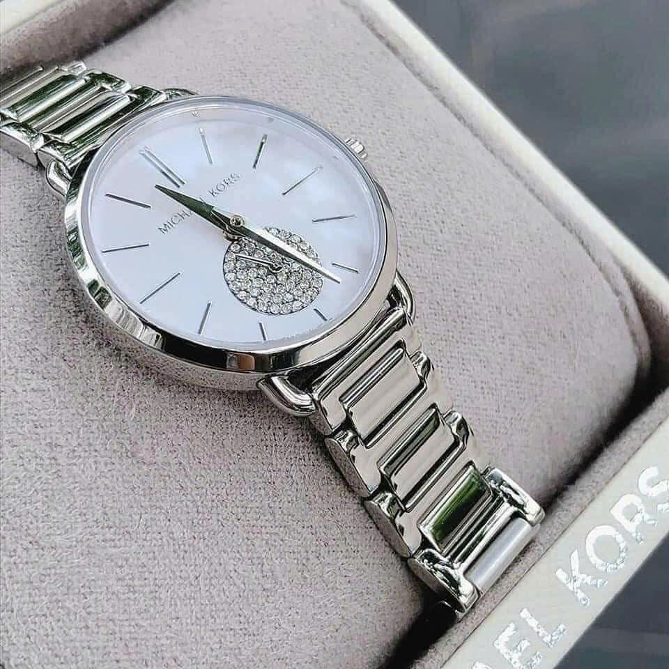Michael Kors Portia |Nữ Giới |Mặt Đính Đá |Dây Kim Loại Silver |Máy Pin (Quartz) |Size 28mm