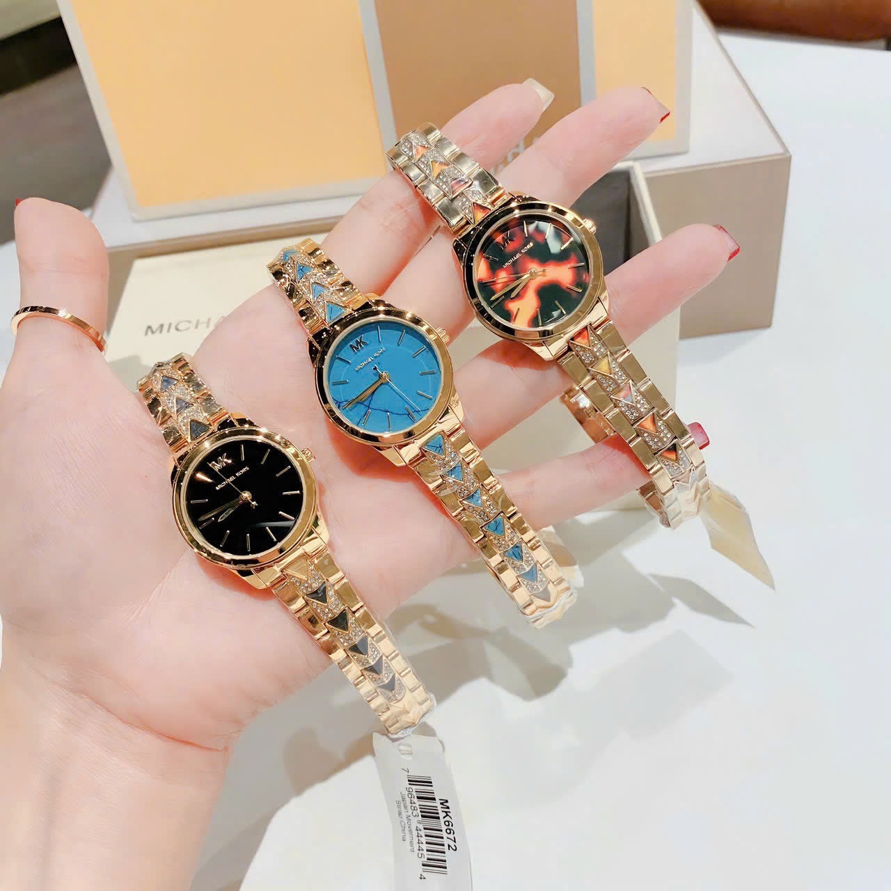 Đồng Hồ Michael Kors Runway Mercer |Nữ Giới |Mặt Đen |Dây Kim Loại |Máy Pin (Quartz) |Size 28mm |donghogiatot.vn