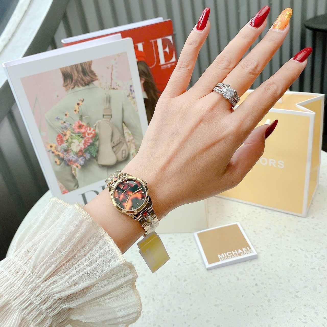 Đồng Hồ Michael Kors Runway Mercer |Nữ Giới |Mặt Nâu |Dây Kim Loại |Máy Pin (Quartz) |Size 28mm |donghogiatot.vn