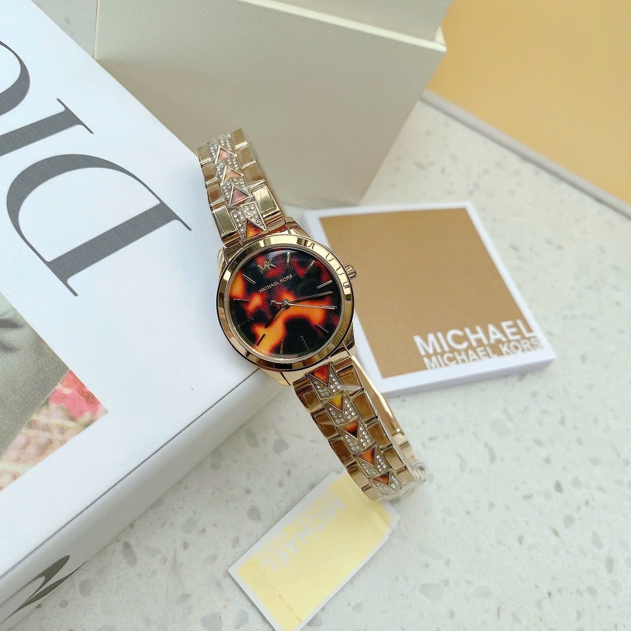 Đồng Hồ Michael Kors Runway Mercer |Nữ Giới |Mặt Nâu |Dây Kim Loại |Máy Pin (Quartz) |Size 28mm |donghogiatot.vn