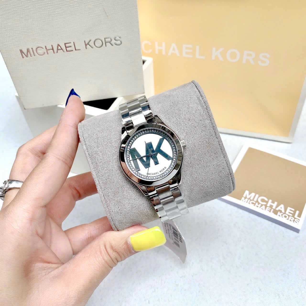 Đồng Hồ Michael Kors Runway Mini Slim |Nữ Giới |Silver |Dây Kim Loại |Máy Pin (Quartz) |Size 33mm |donghogiatot.vn