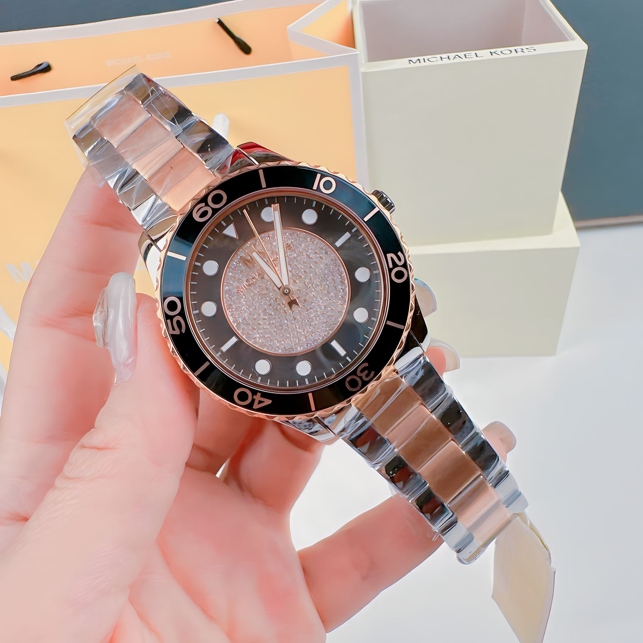 Đồng Hồ Michael Kors Runway |Nữ Giới |Mặt Đen |Dây Kim Loại Demi Rose Gold |Máy Pin (Quartz) |Size 40mm |donghogiatot.vn