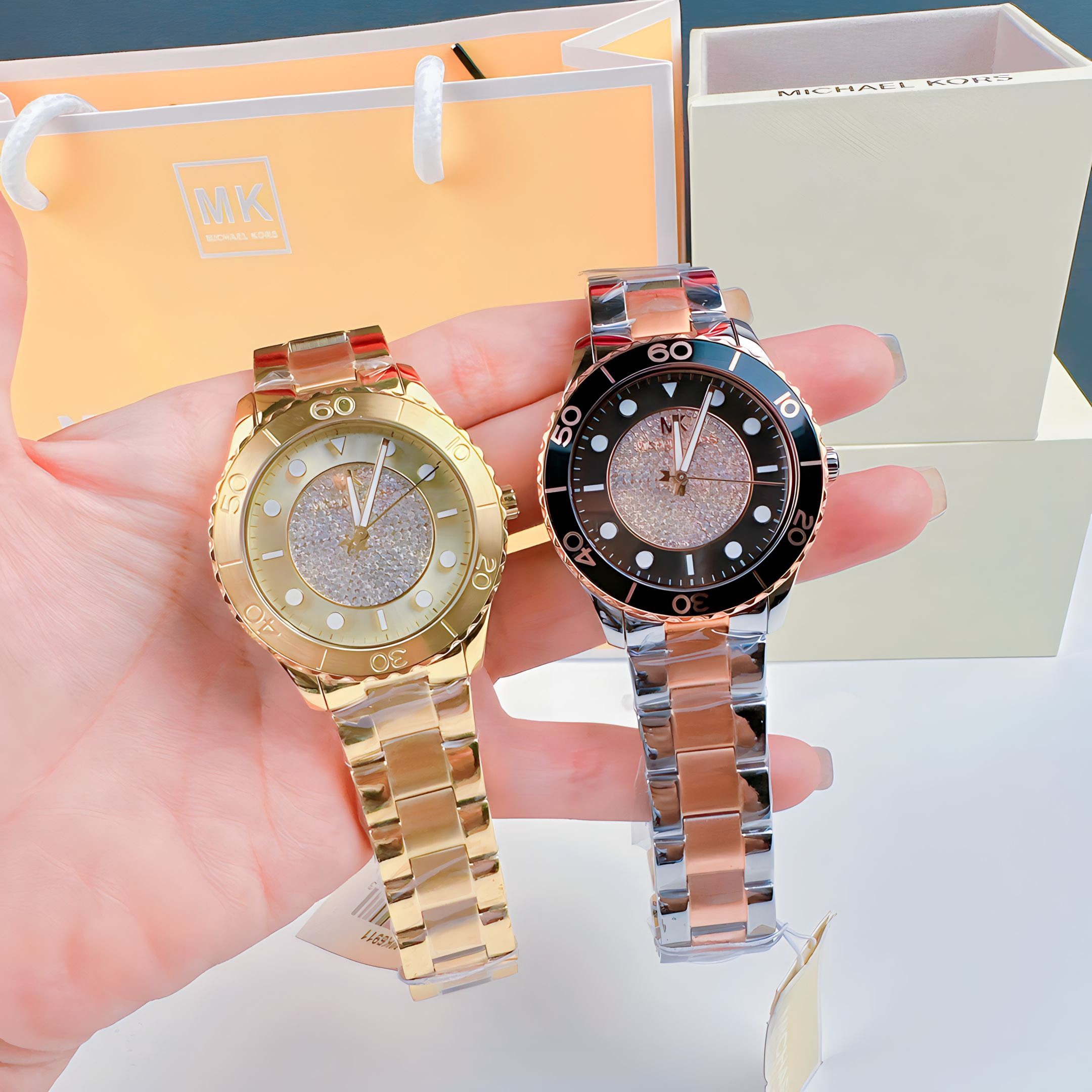 Đồng Hồ Michael Kors Runway |Nữ Giới |Mặt Đính Đá |Dây Kim Loại Vàng Gold |Máy Pin (Quartz) |Size 40mm |donghogiatot.vn