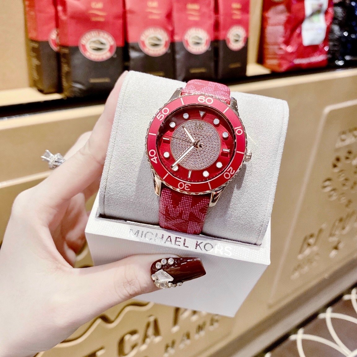 Đồng Hồ Michael Kors Runway |Nữ Giới |Mặt Tròn |Dây Da Đỏ |Máy Pin (Quartz) |Size 40mm |donghogiatot.vn