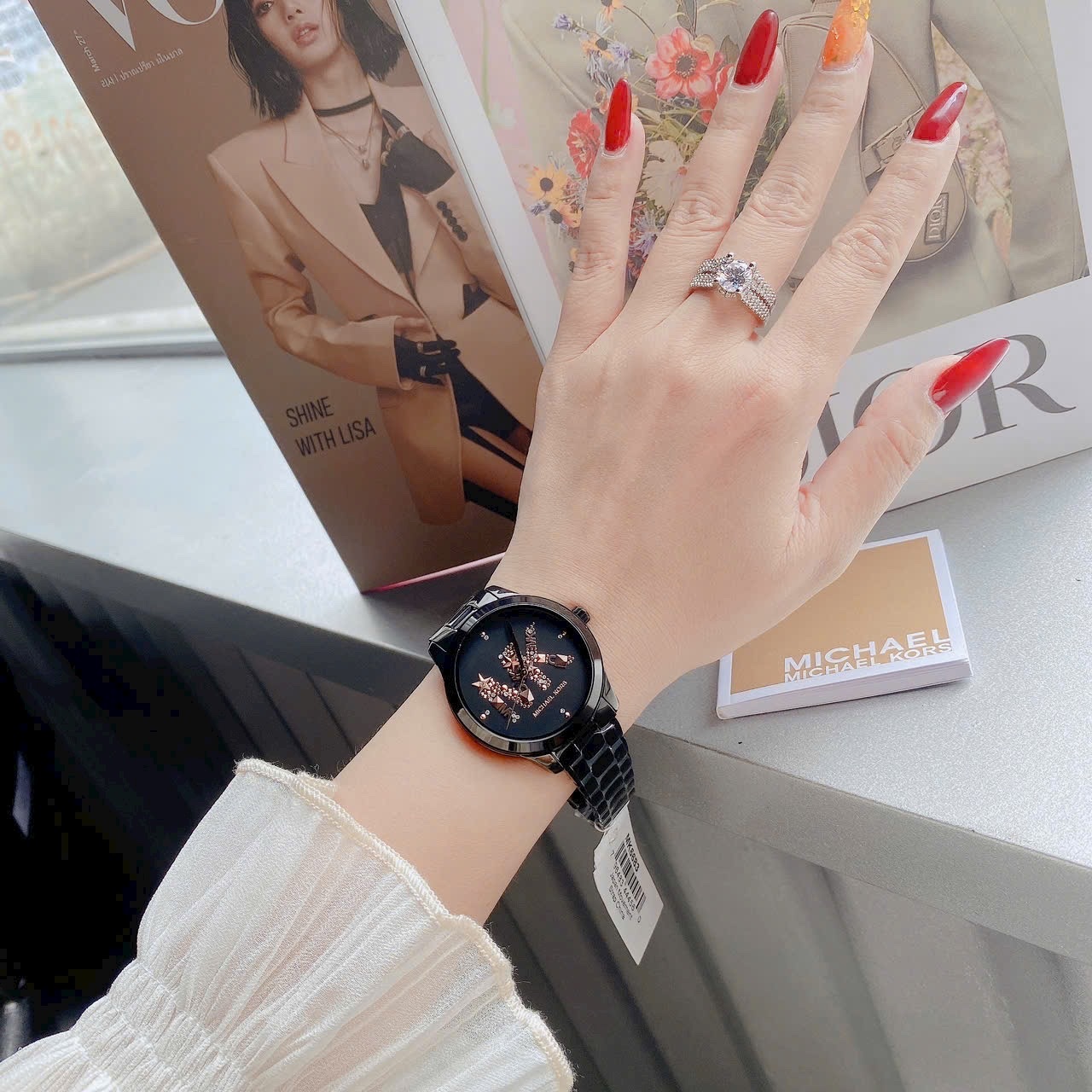 Đồng Hồ Michael Kors Runway |Nữ Giới |Đính Đá |Dây Kim Loại Full Đen |Máy Pin (Quartz) |Size 38mm |donghogiatot.vn