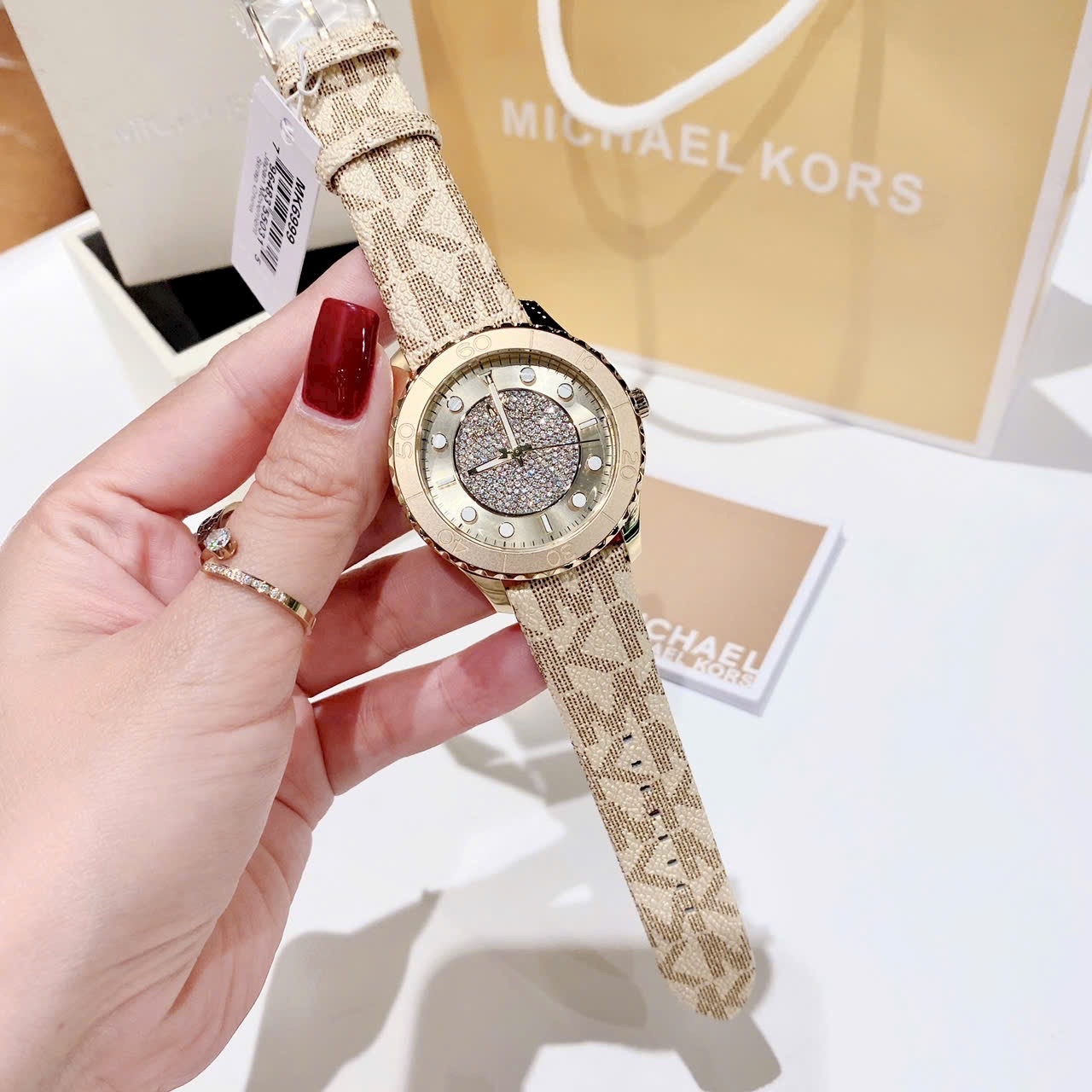 Đồng Hồ Michael Kors Runway |Nữ Giới |Vàng Gold |Dây Da Nâu |Máy Pin (Quartz) |Size 40mm |donghogiatot.vn