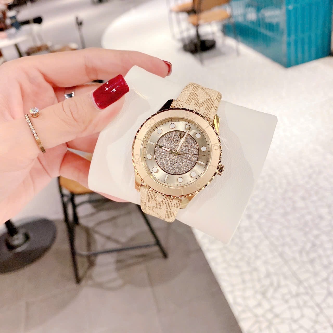 Đồng Hồ Michael Kors Runway |Nữ Giới |Vàng Gold |Dây Da Nâu |Máy Pin (Quartz) |Size 40mm |donghogiatot.vn