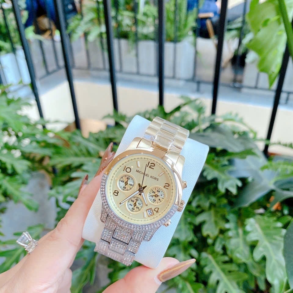 Đồng Hồ Michael Kors Runway Pave |Unisex |Đính Đá |Dây Kim Loại Vàng Gold |Máy Pin (Quartz) |Size 38mm |donghogiatot.vn