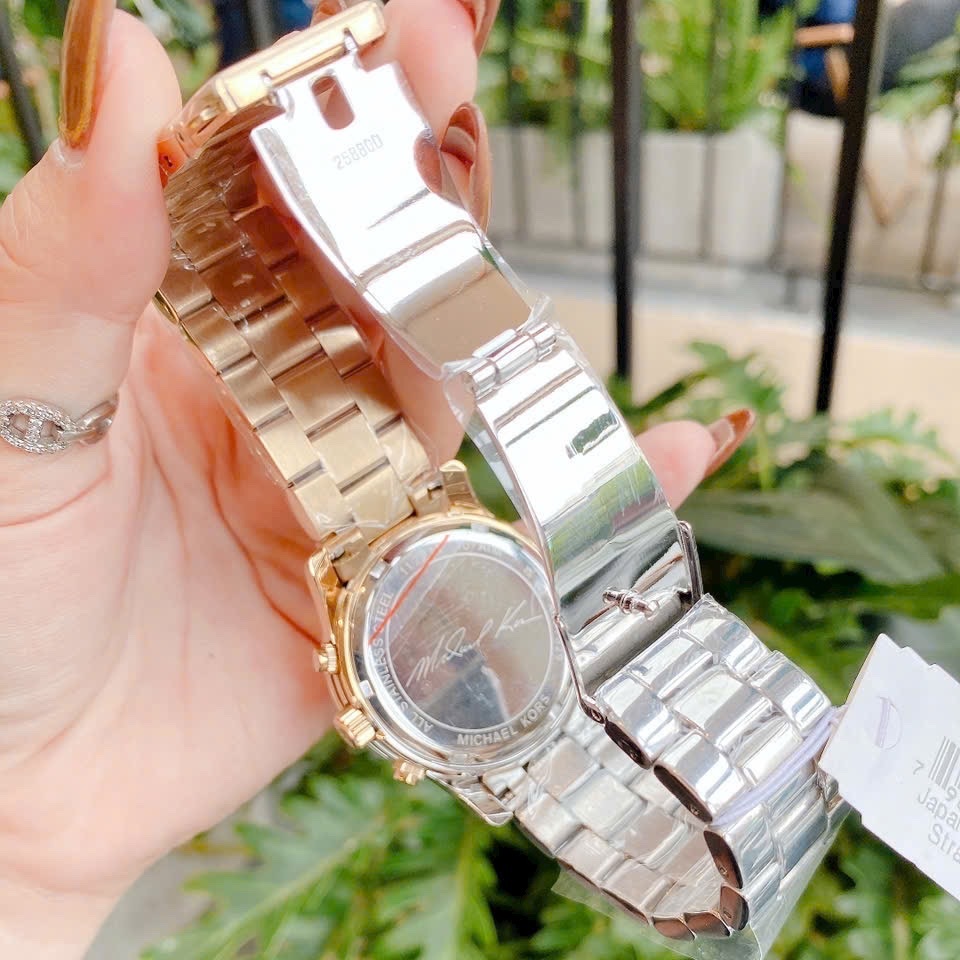 Đồng Hồ Michael Kors Runway Pave |Unisex |Đính Đá |Dây Kim Loại Vàng Gold |Máy Pin (Quartz) |Size 38mm |donghogiatot.vn