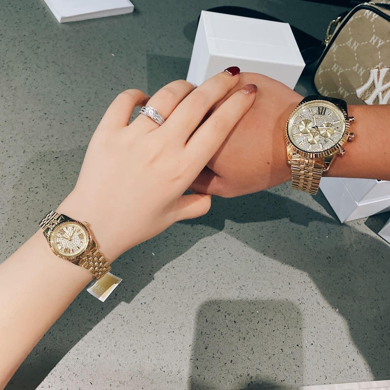 Đồng Hồ Michael Kors Lexington |Cặp Đôi |Mặt Full Đá |Dây Kim Loại Vàng Gold |Máy Pin (Quartz) |Size 44x22mm |donghogiatot.vn