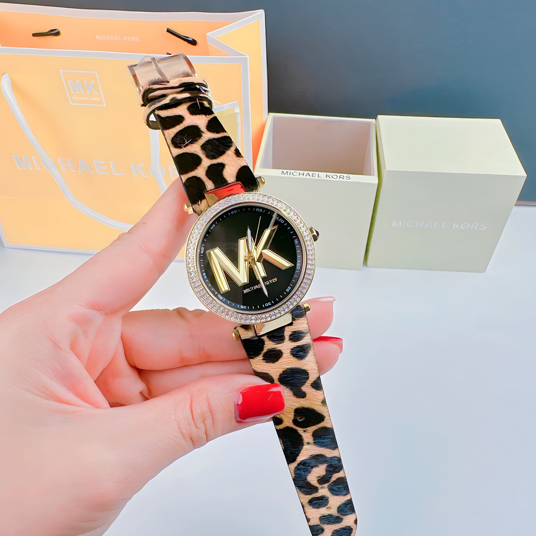 Đồng Hồ Michael Kors Parker |Nữ Giới |Mặt Đen |Dây Da Beo |Máy Pin (Quartz) |Size 39mm |donghogiatot.vn