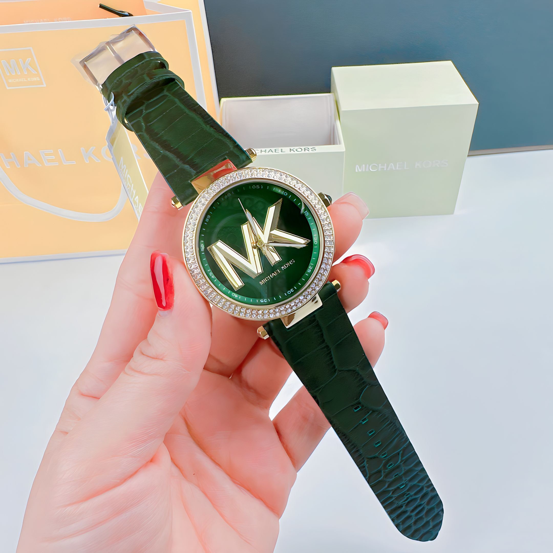 Đồng Hồ Michael Kors Parker |Nữ Giới |Mặt Đính Đá |Dây Da Xanh Lá |Máy Pin (Quartz) |Size 39mm |donghogiatot.vn