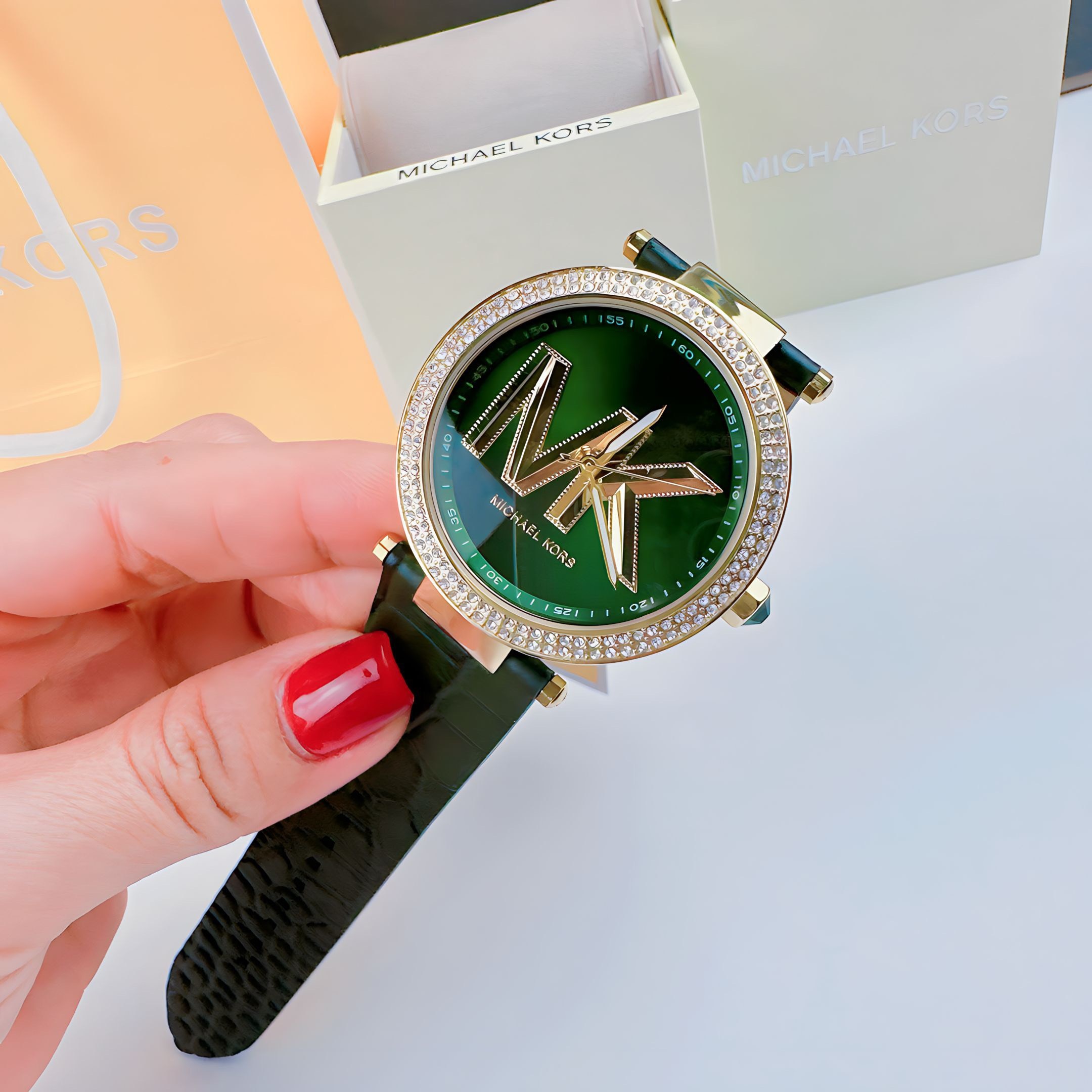 Đồng Hồ Michael Kors Parker |Nữ Giới |Mặt Đính Đá |Dây Da Xanh Lá |Máy Pin (Quartz) |Size 39mm |donghogiatot.vn
