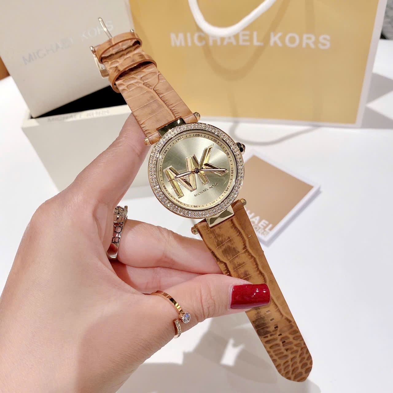 Đồng Hồ Michael Kors Parker |Nữ Giới |Vàng Gold |Dây Da Cá Sấu Nâu |Máy Pin (Quartz) |Size 39mm |donghogiatot.vn