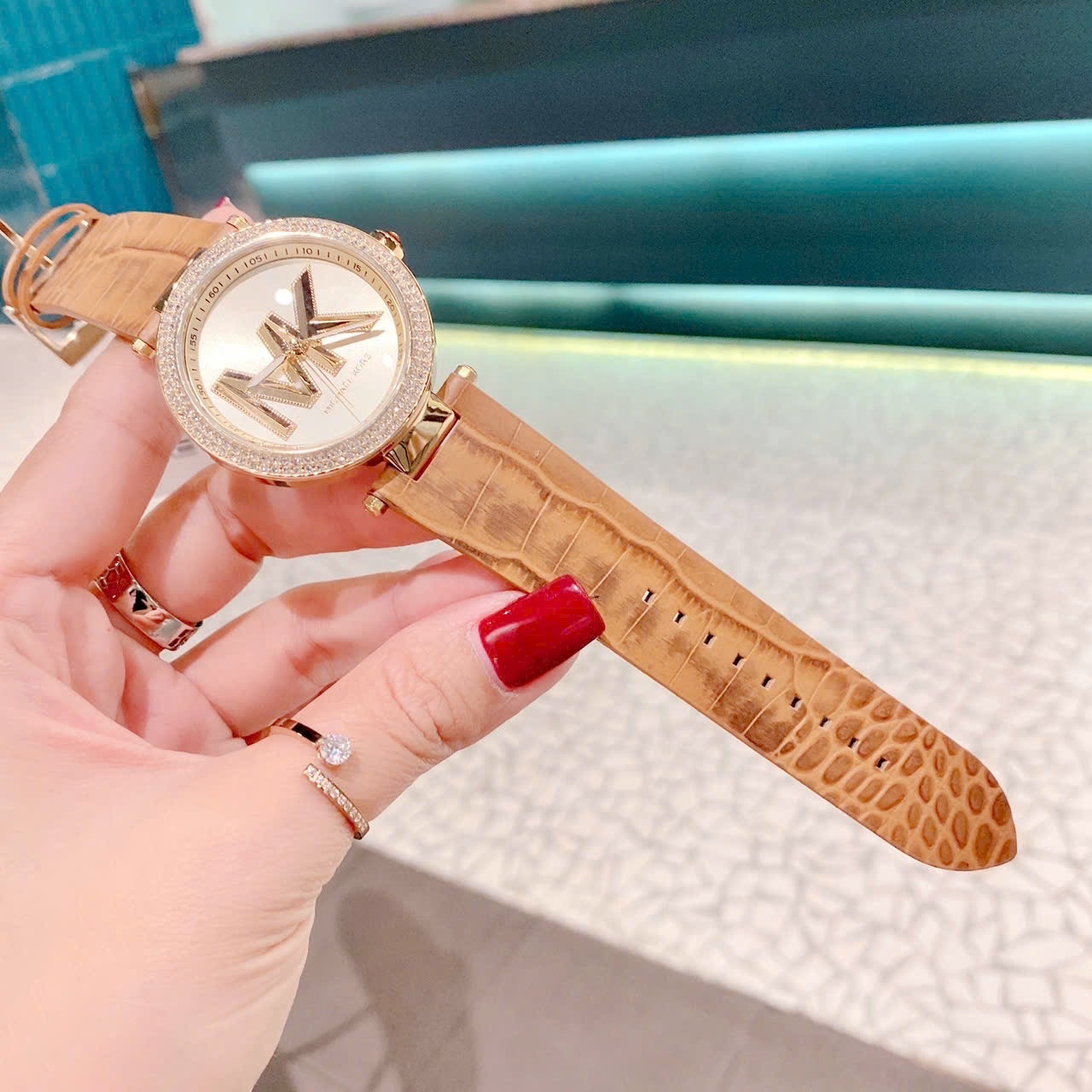 Đồng Hồ Michael Kors Parker |Nữ Giới |Vàng Gold |Dây Da Cá Sấu Nâu |Máy Pin (Quartz) |Size 39mm |donghogiatot.vn