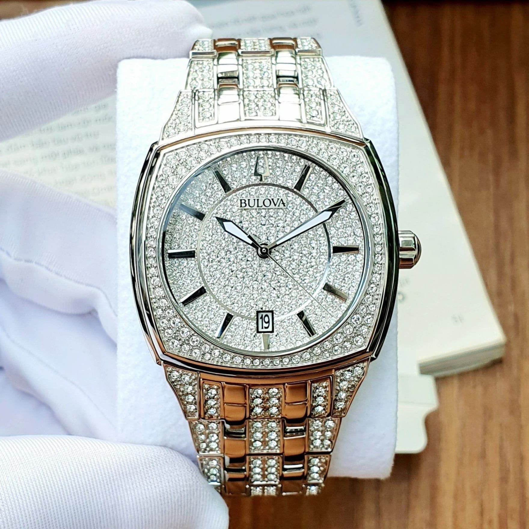 Đồng Hồ Bulova Phantom |Nam Giới |Mặt Vuông |Full Đá |Dây Kim Loại Silver |Máy Pin (Quartz) |Size 40mm |donghogiatot.vn